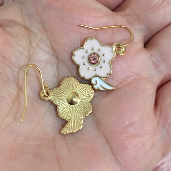 Pink Flower ￼Pink CZ in the middle￼With White Wing￼ Earrings Rose Gold Hooks - Picture 9 of 11